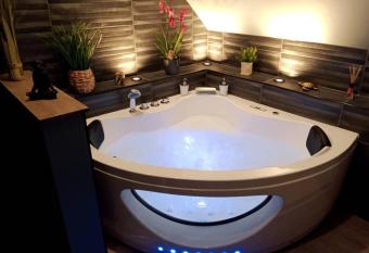 L Evasion... Baln  o. allows 18 year olds to book a room