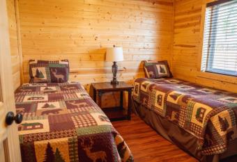 The Lodge at Van Hook has Balcony rooms
