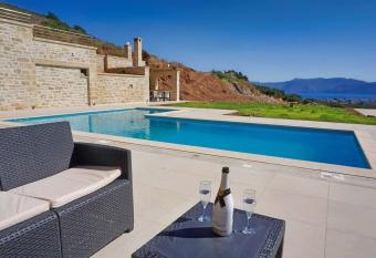 Villa Stylianos retreat has Balcony rooms