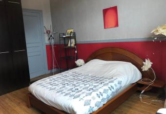 Coquelicot allows 18 year olds to book a room