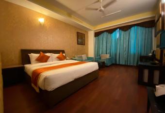 Hotel The Pearl Industrial Area Phase-2 allows 18 year olds to book a room