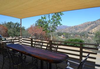 In The Oaks has Balcony rooms