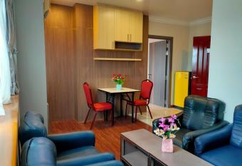 Hotel Grand United - Ahlone Branch has Balcony rooms