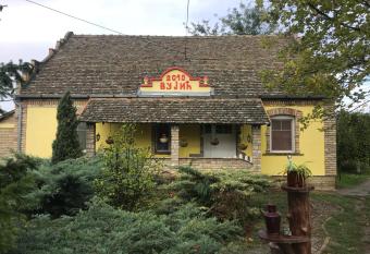 Sala   Vuji   has Balcony rooms