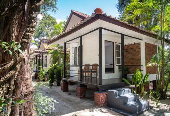 Sand Beach Bungalow has Balcony rooms