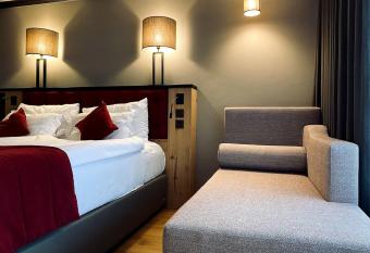 H  tel Cailler & Bains de la Gruy  re allows 18 year olds to book a room