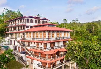 GRAND HIGHWAY RESORT has Smoking/Balcony rooms