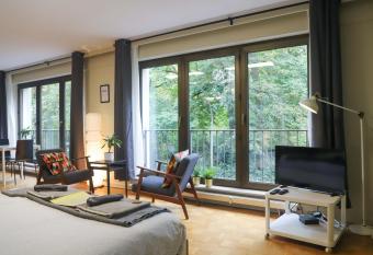 Park City Center Apartment allows 18 year olds to book a room