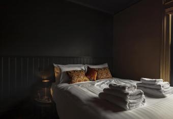 The Albion Rooms has Balcony rooms