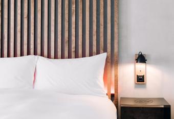 Ala  a Lodge has Balcony rooms