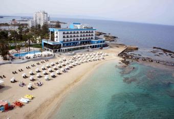 Arkin Palm Beach Hotel has Balcony rooms