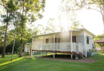 Noosa Rural Retreat has Balcony rooms