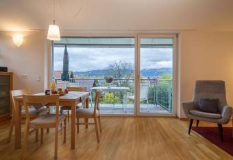 Pfirsichbl  te has Balcony rooms