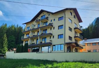 Vila Dolly has Balcony rooms