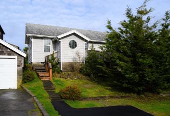 Karr Beach House on 5th has Balcony rooms