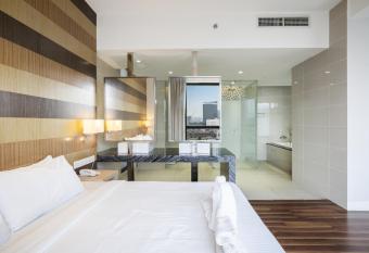 Greystone D Majestic Place has rooms with a private hot tub