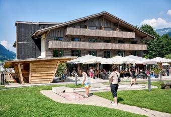 Frutigresort has Balcony rooms