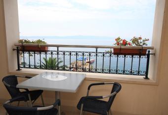 Aparthotel Natalia Podgora has Balcony rooms