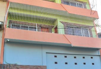 Hotel Enrique II Zona Colonial, Bed and Breakfast allows 18 year olds to book a room