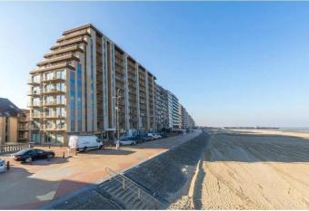 Appartment Blankenberge with front sea view has Balcony rooms