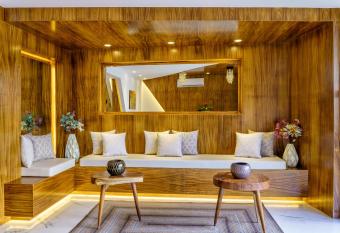 Marvic Hotel has Balcony rooms