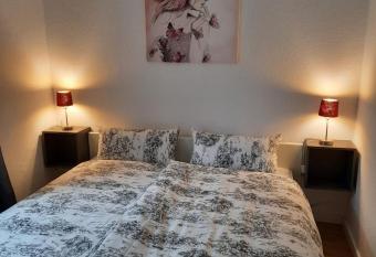 Sue  os Apartment has Balcony rooms