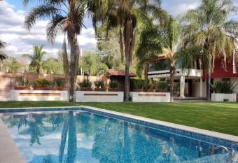 Finca el Nogal - Casa Entera Familiar Moderna con Amplio Jard  n Atlixco puebla has Balcony rooms