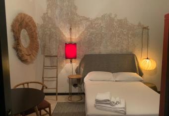 Mood-Garibaldi allows 18 year olds to book a room