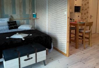 Chambre Mobi-Loft cosy sauna ,douche hammam allows 18 year olds to book a room
