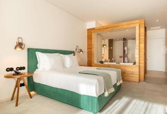 3HB Faro allows 18 year olds to book a room