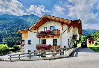 valbel has Balcony rooms