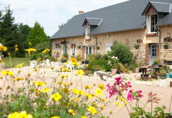 Chambres d H  tes Les Ch  telains has Balcony rooms
