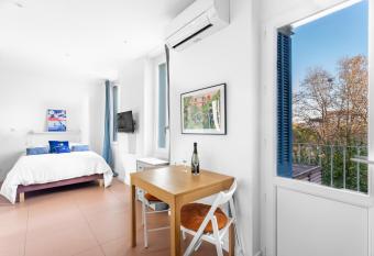 Agreeable studio with AC in le Mourillon - Dodo et Tartine has Balcony rooms