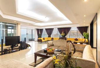 Royal Beach Hotel & Resort allows 18 year olds to book a room