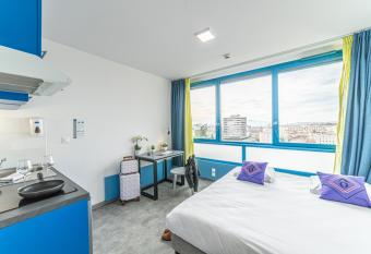 Montemp   Marseille Centre D  me allows 18 year olds to book a room