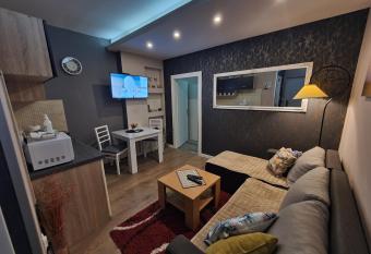 Apartmani Katanera has Balcony rooms