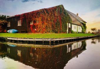 Gieters Gruttertje, Vintage stay in the village centre has Balcony rooms