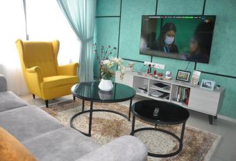 AmySity Homestay Gandaria Modern Lifestyle walking distance to Hub Shopping Centre at Sek 9 Bangi Sentral allows 18 year olds to book a room