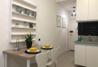 Flat Granja Viana - espa  o e conforto allows 18 year olds to book a room