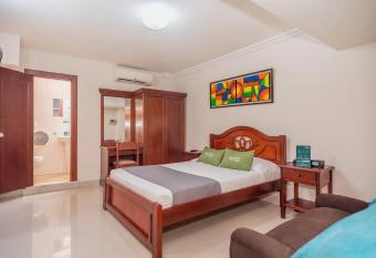 Hotel Ayenda Costa Linda 1321 allows 18 year olds to book a room