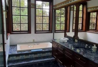 Canto das   guas Atibaia has Balcony rooms