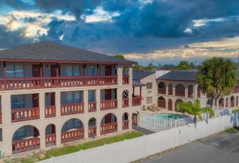 Sevilla Inn Kissimmee- Near Disney allows 18 year olds to book a room