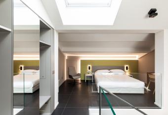 RB del Teatro&Apartaments has Balcony rooms