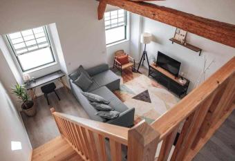 Casa dAm  lia allows 18 year olds to book a room