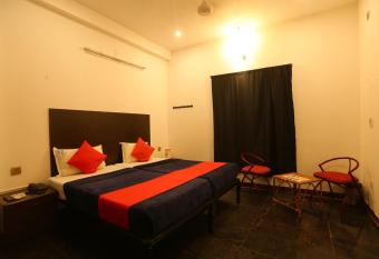 Le Apex has Smoking/Balcony rooms