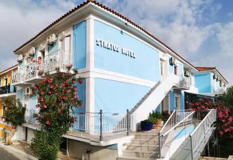 Stratos Hotel has Balcony rooms