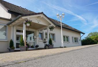 Haus L  hrberg has Balcony rooms