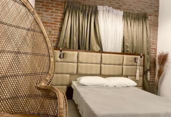 Blackwood Nature Villa with Pool and Trail has Balcony rooms