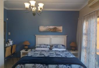 SONHOS dreams Self catering apartment Unit 1 allows 18 year olds to book a room