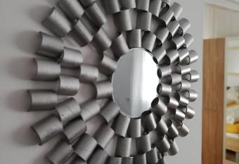 Spiegel Center allows 18 year olds to book a room